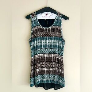 NWOT. Rose & Olive Sleeveless Printed Layered Hem Tank Top.  Abstract design.